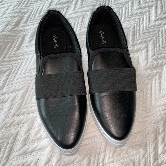 NEVER WORN Qupid commuter sneakers, size 8 - Picture 2 of 3